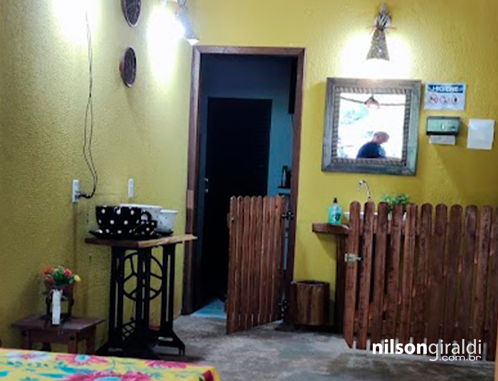 Foto interna de residência do interior do Ceará.