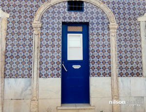 Porta de residência em Lisboa.